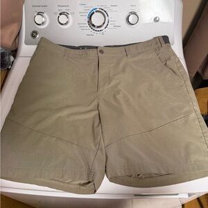 Columbia Men's Flat Front Shorts - Khaki